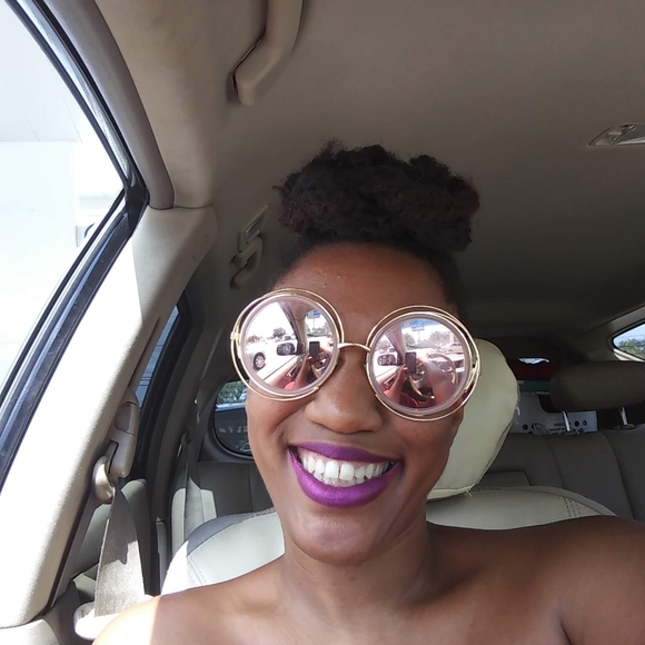 Meet your Posher, Lameka - Picture 3 of 4